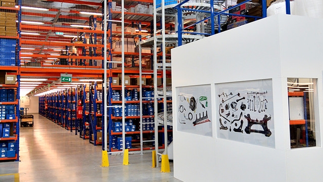 Magazyn części motoryzacyjnych AJS Parts